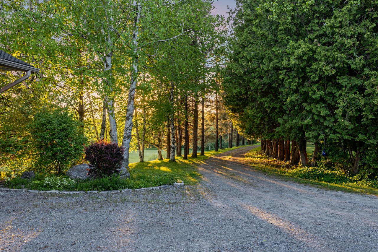 2360 8 Side Road, Burlington
