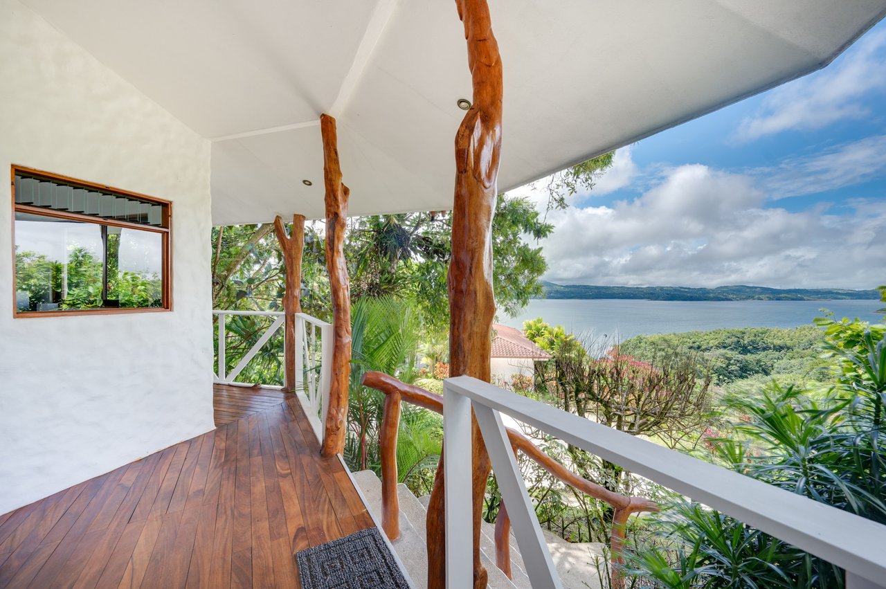 Casa Blanca | Multi-Villa Estate with Lake Views - Nuevo Arenal