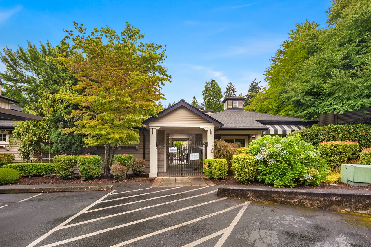 215 9th Street Unit: D102