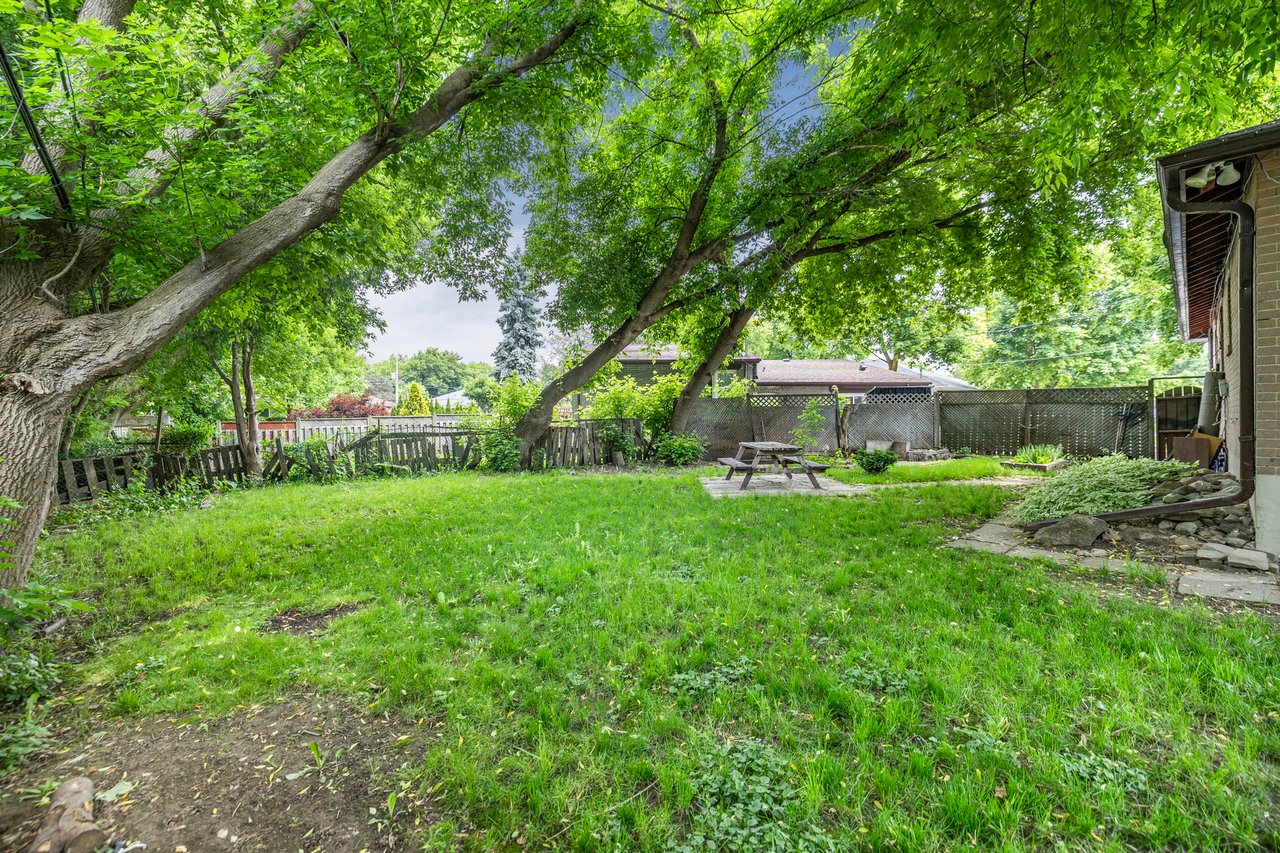 69 Marlin Crt, Newmarket