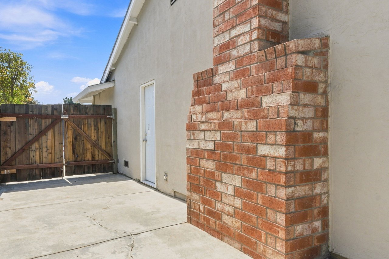 34704 Locke Ave