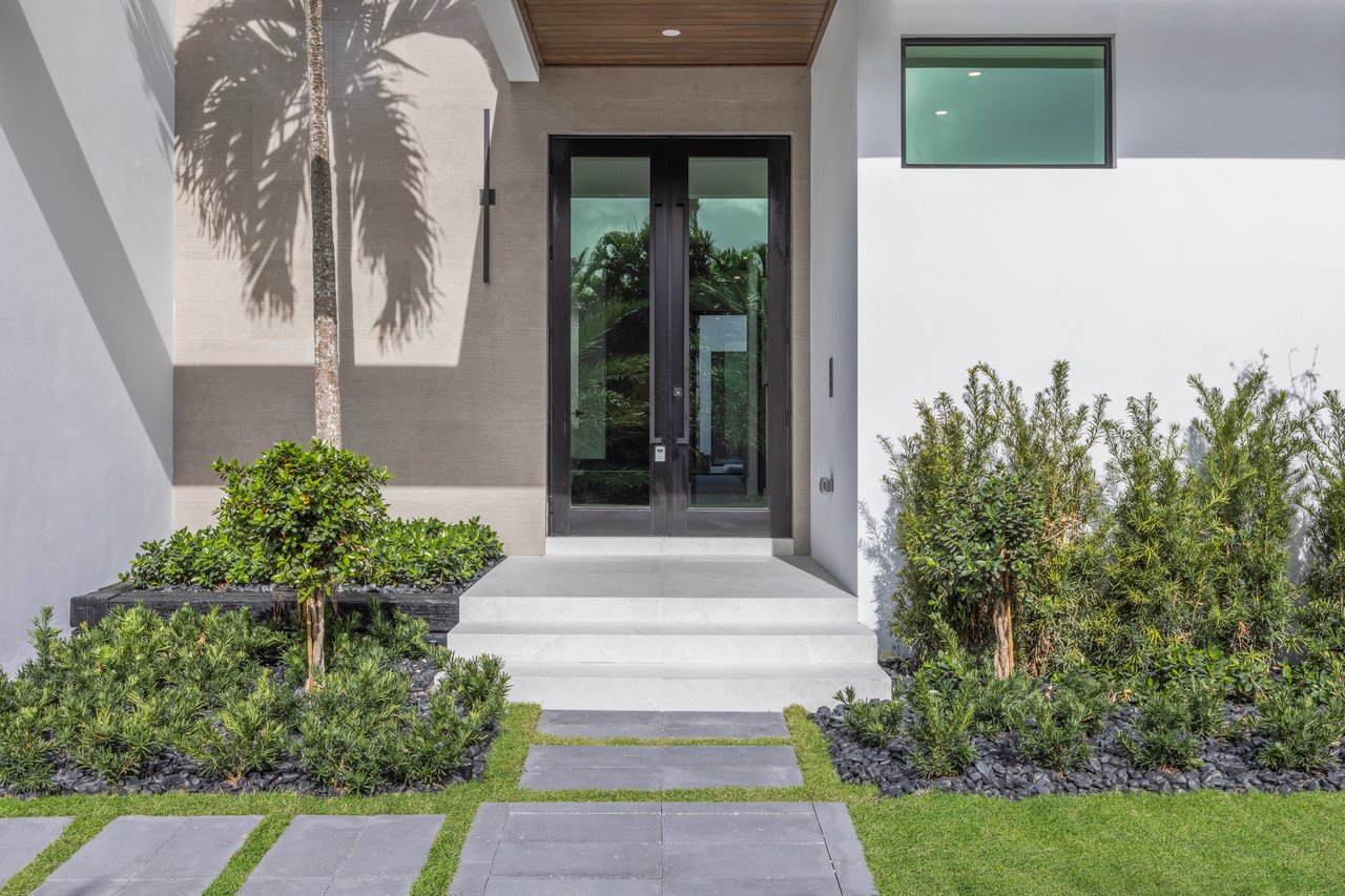 Murray Rd in Soso With Beautiful Water & Island Views