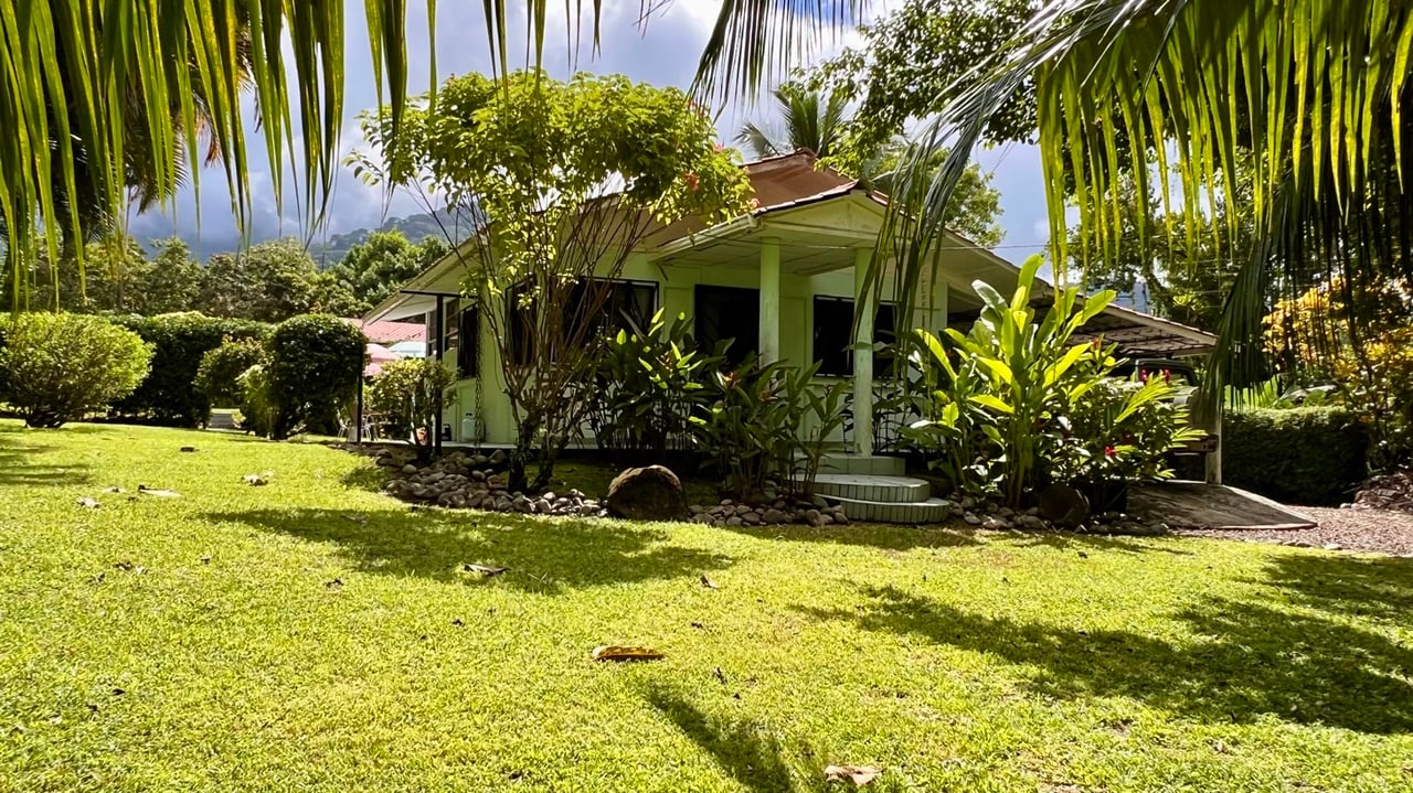 Home, 2 Rental Cabinas & Expansion Potential in Ojochal