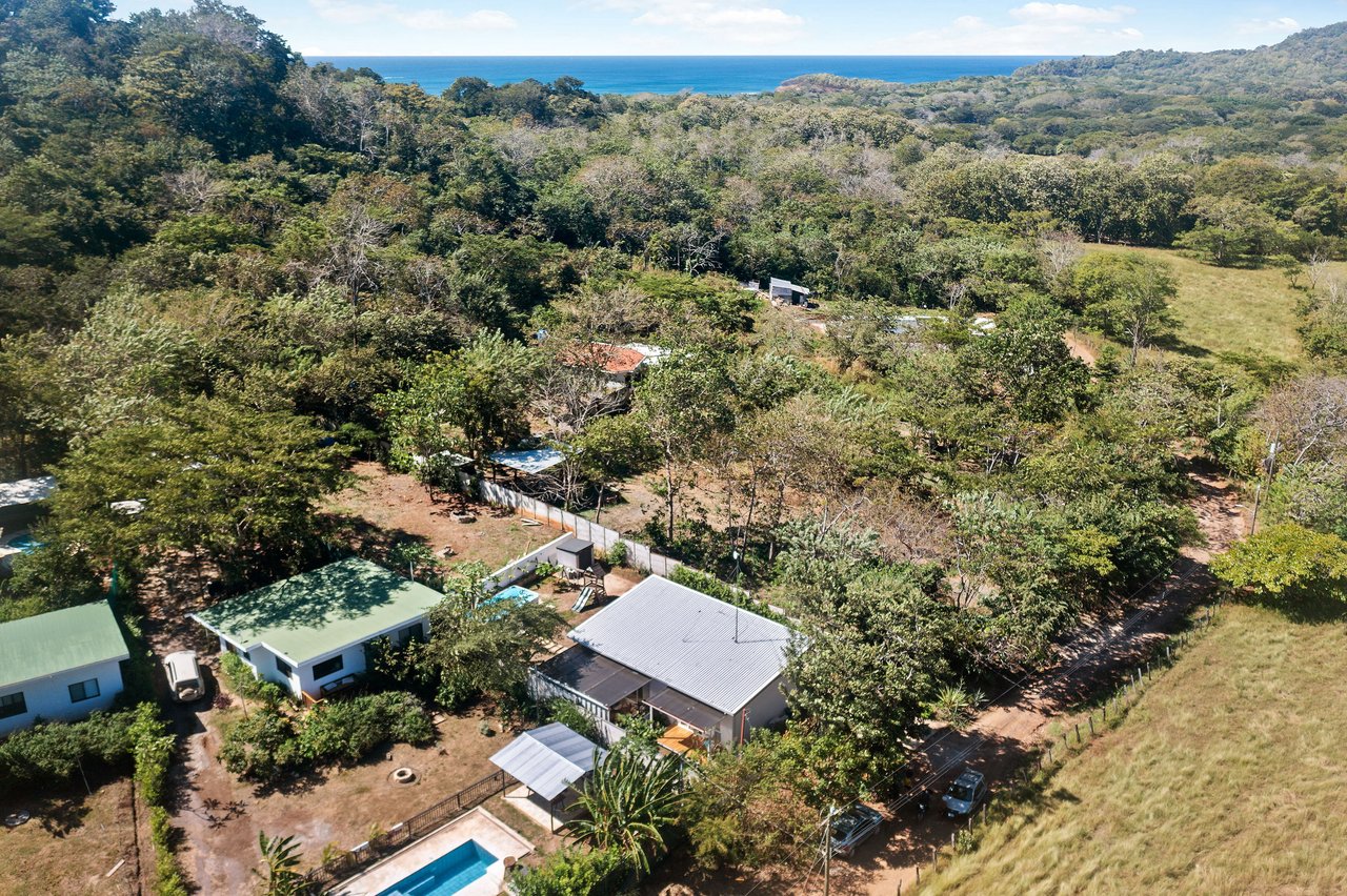 Casa Vista Grande | Lovely Modern Home at the Beach with Space to Build