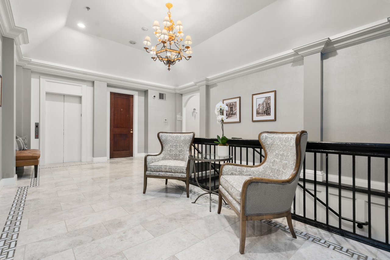 Exceptional Columbus Court Residence