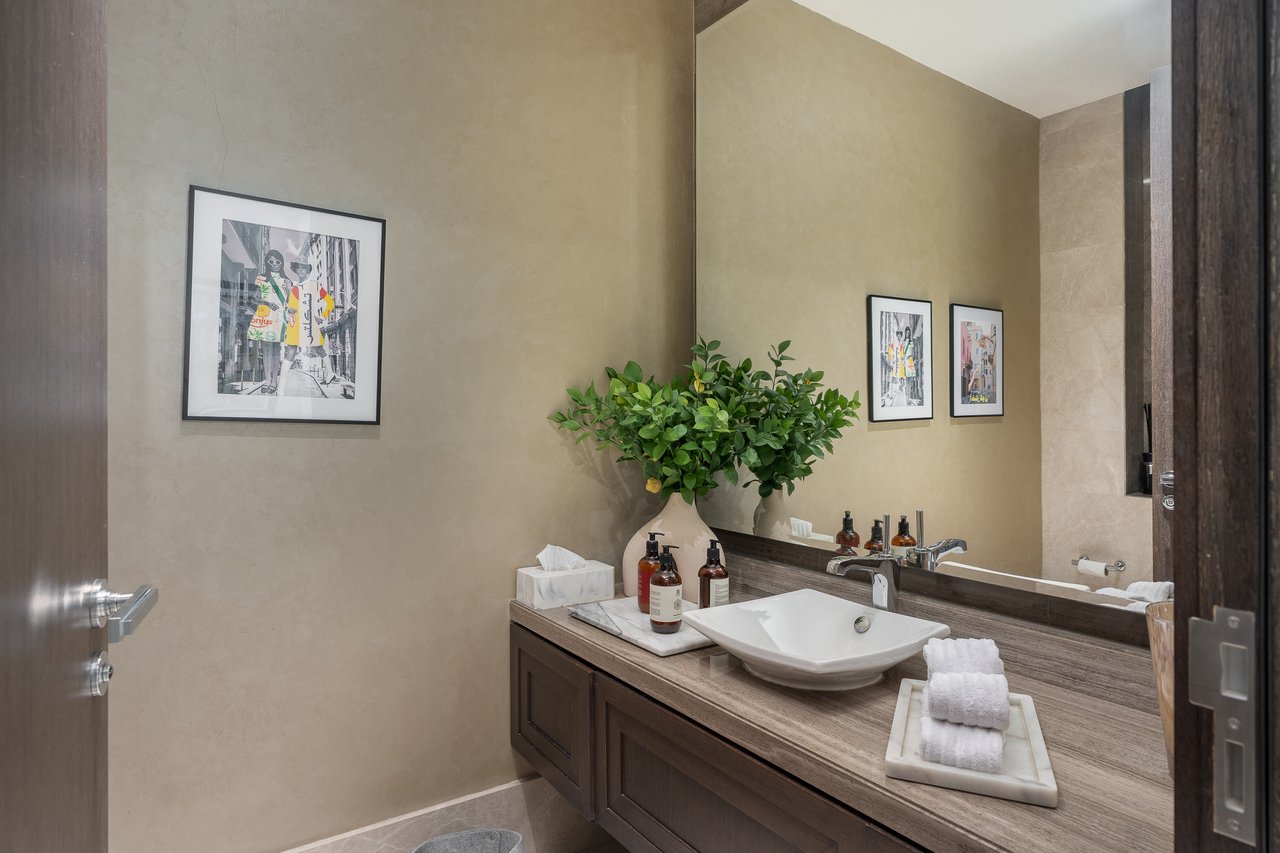 The 118 - Full Floor Apartment 