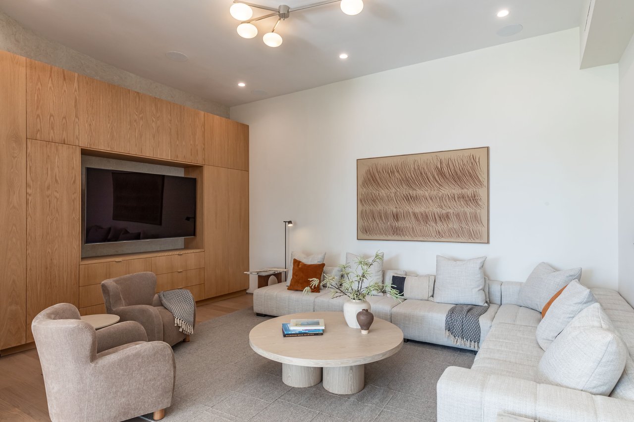 1705 Carla Ridge, Beverly Hills