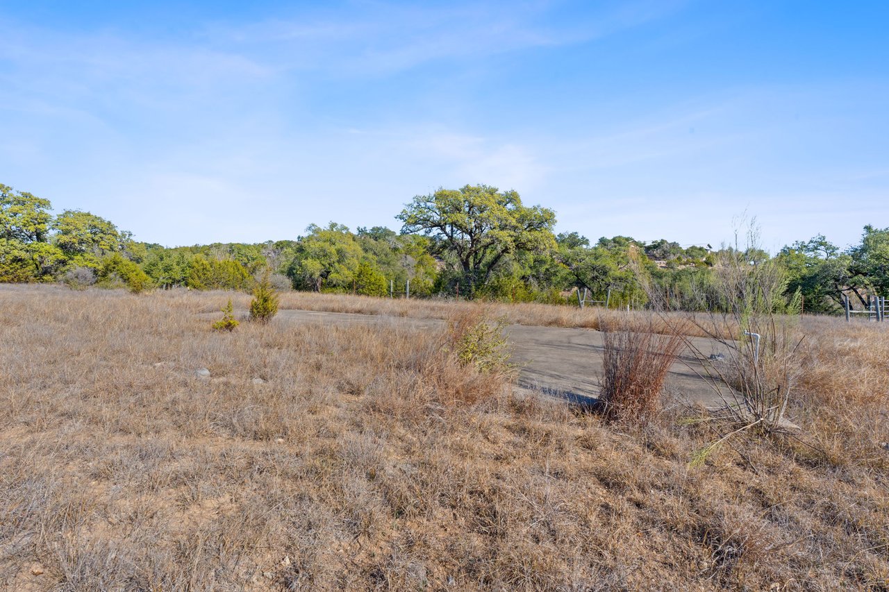 100 Dario Dr. Dripping Springs  Tx 78620