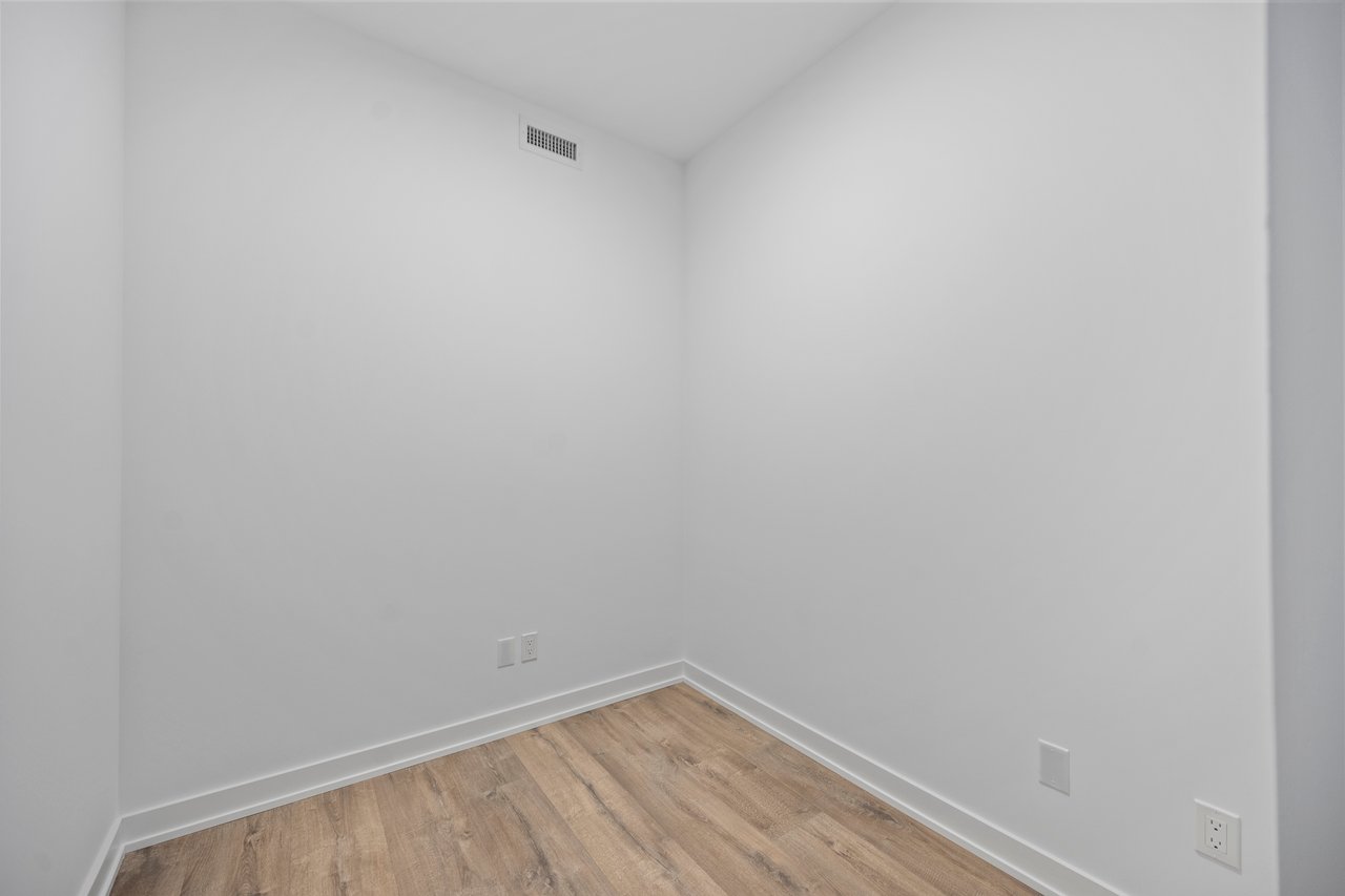 327 King Street W 301