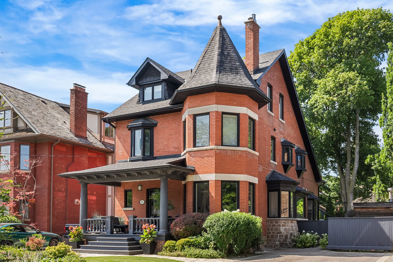 26 Lytton Boulevard