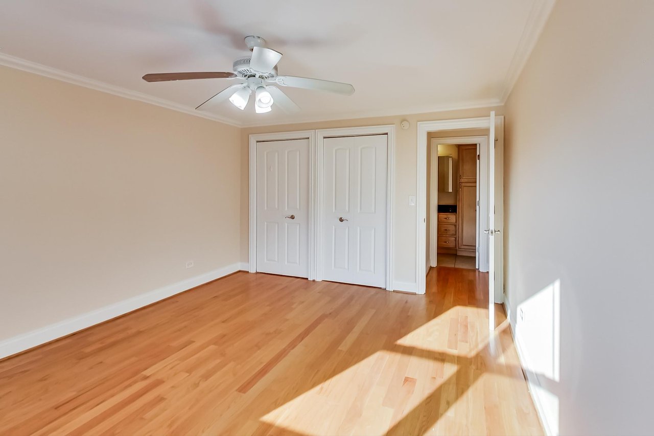 6333 N Milwaukee Ave Unit 1G
