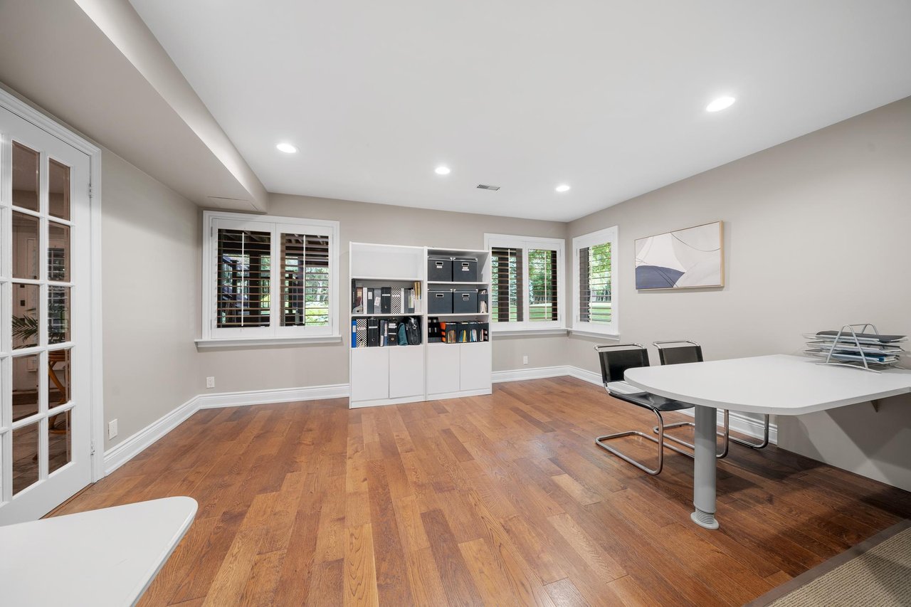 21 Rolling Court