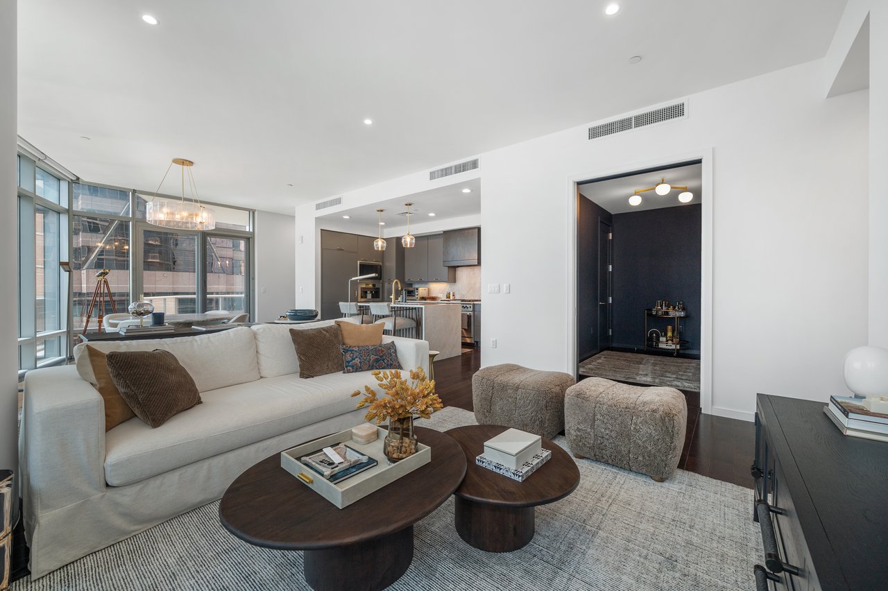 200 Congress Avenue #19F