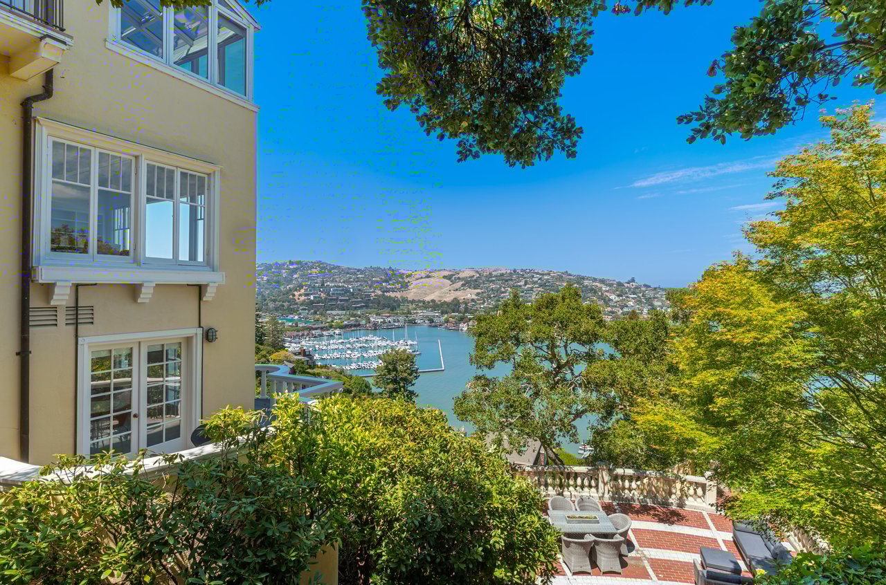 Iconic Belvedere View Estate
