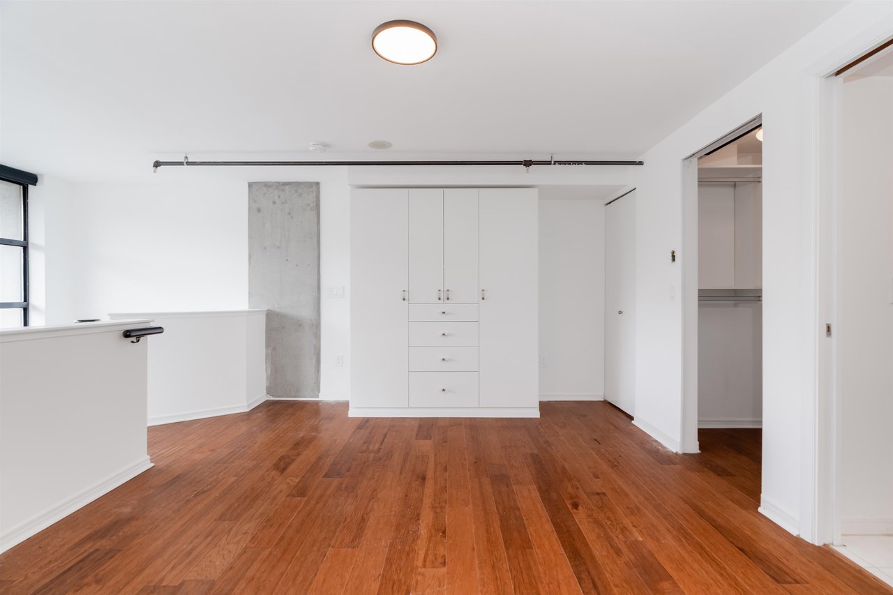517-428 W 8th Ave