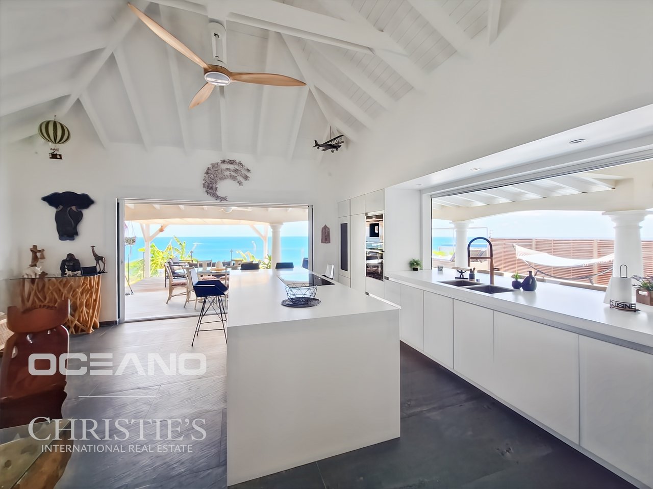 Sea View Villa + 2 Bedroom Apartment – Sought-After Area