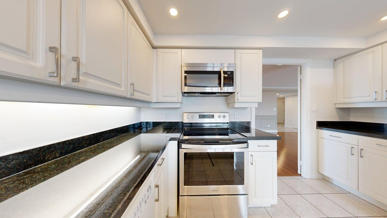 850 Steeles Avenue W Unit: 709