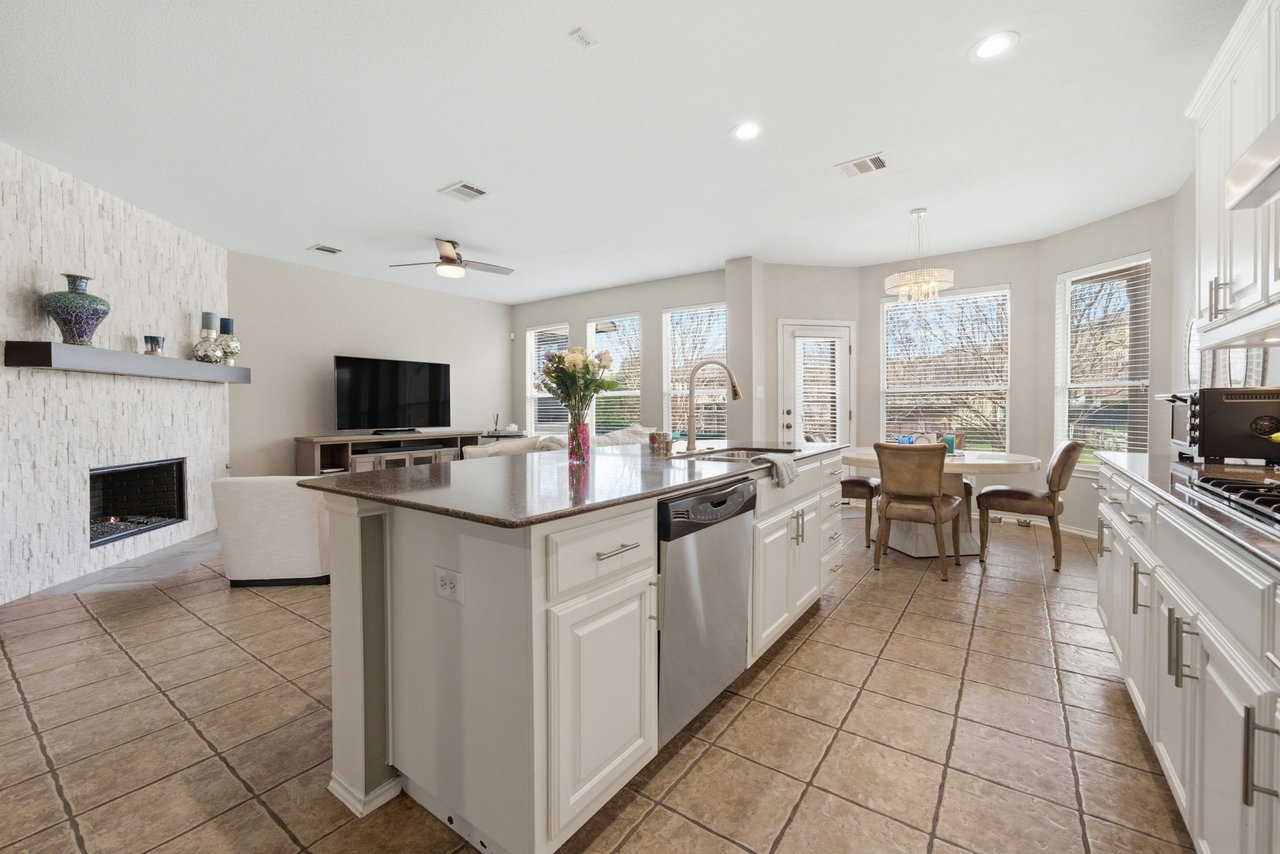 Elegantly Updated Lakeway Retreat w/ New Roof