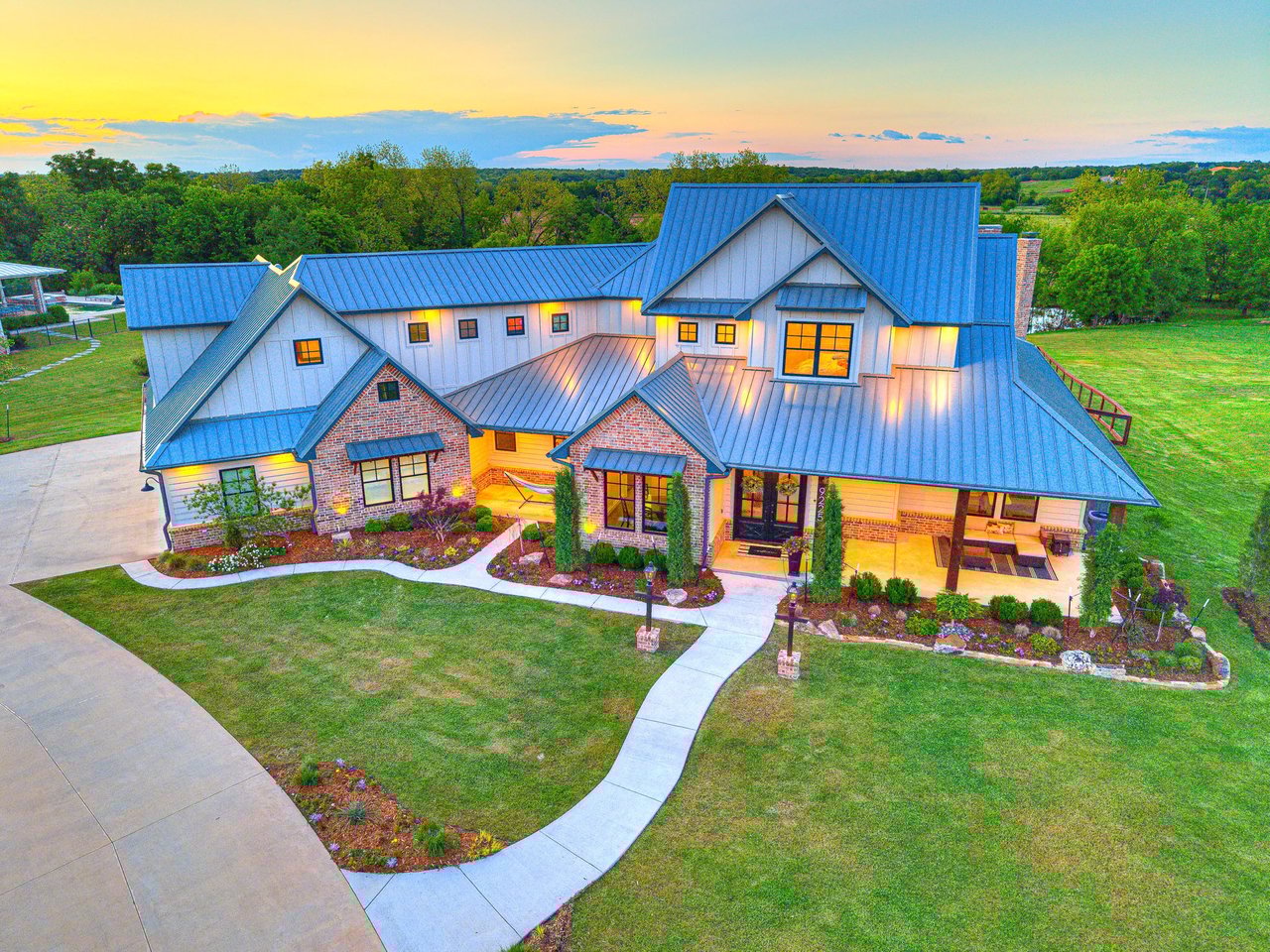 Listing of the Week: 9225 Farmhouse Lane in Arcadia, Oklahoma - Wyatt Poindexter - The Agency
