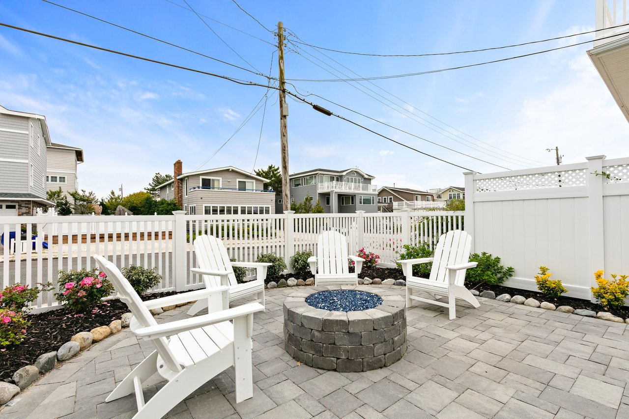 27 E Harmony Ave
