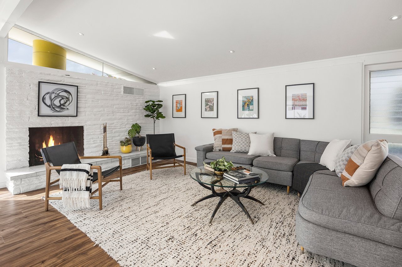 Tustin Cliff Home May For Sale