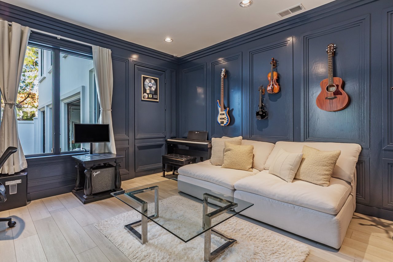 12000 Crest Ct, Beverly Hills