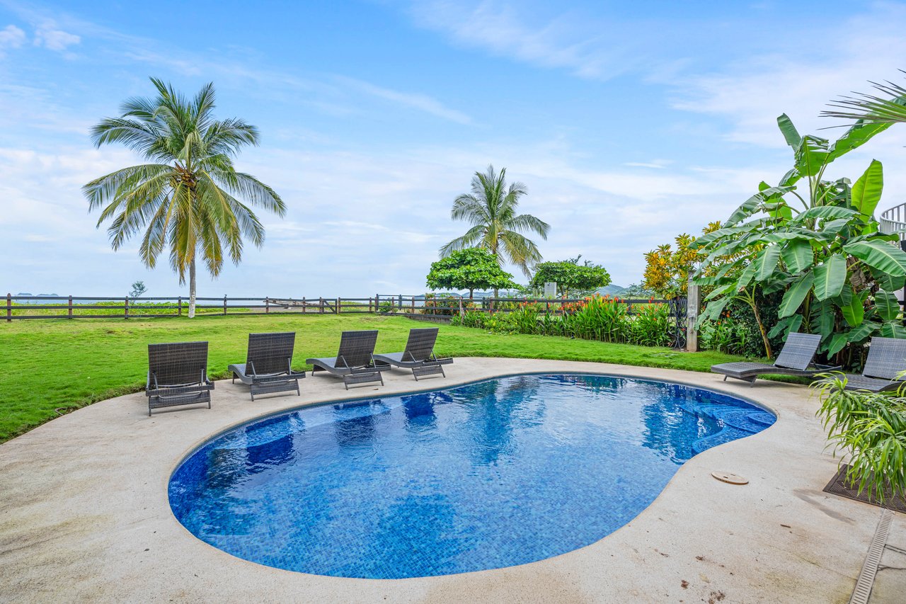 Twin Dolphins 1A - Beachfront Condo in Playa Potrero Costa Rica