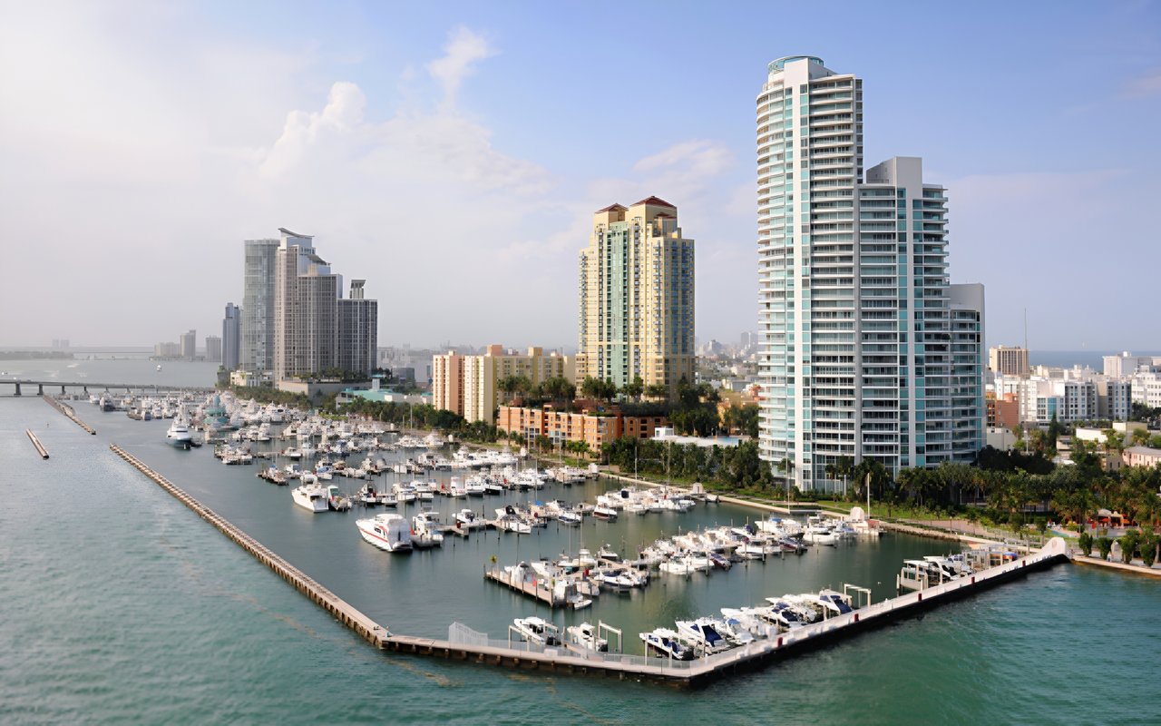 Why Choose a South of Fifth Miami Beach Condo?
