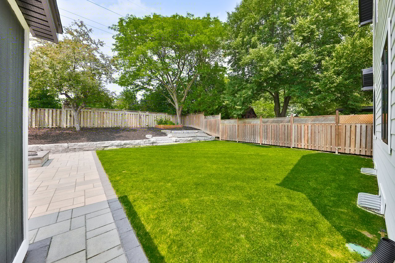 1506 Newlands Crescent, Burlington