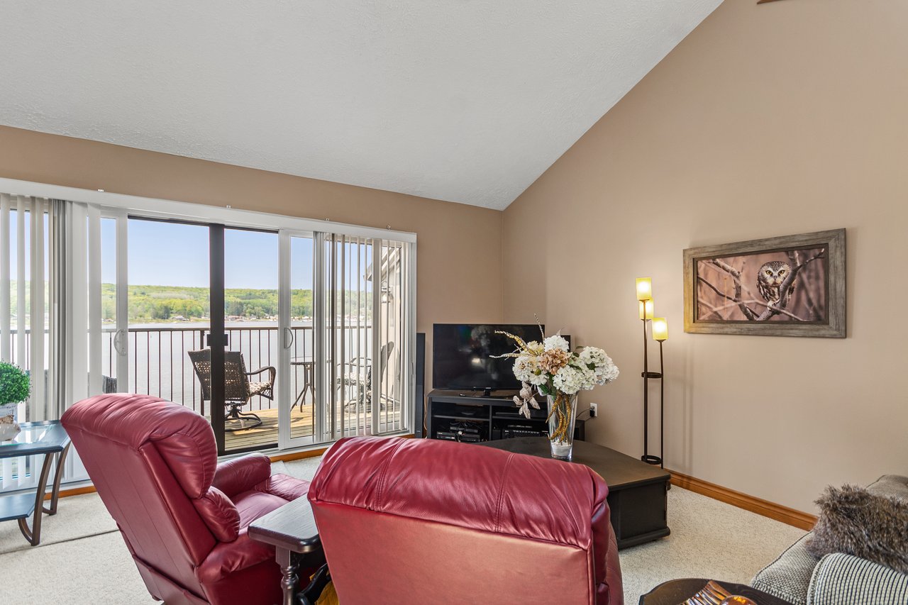 8 Beck Blvd #10, Penetanguishene