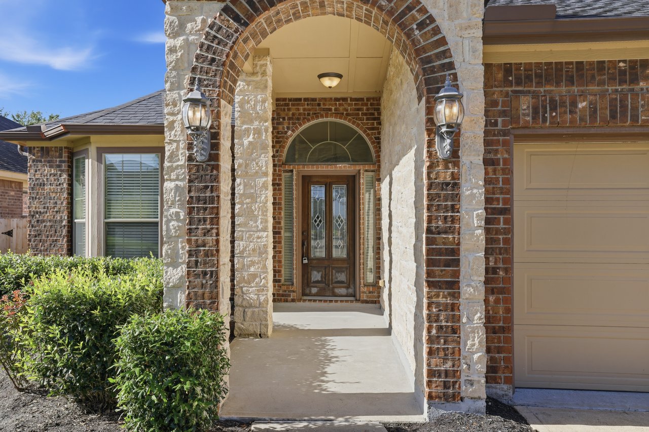 2412 Via Montesano