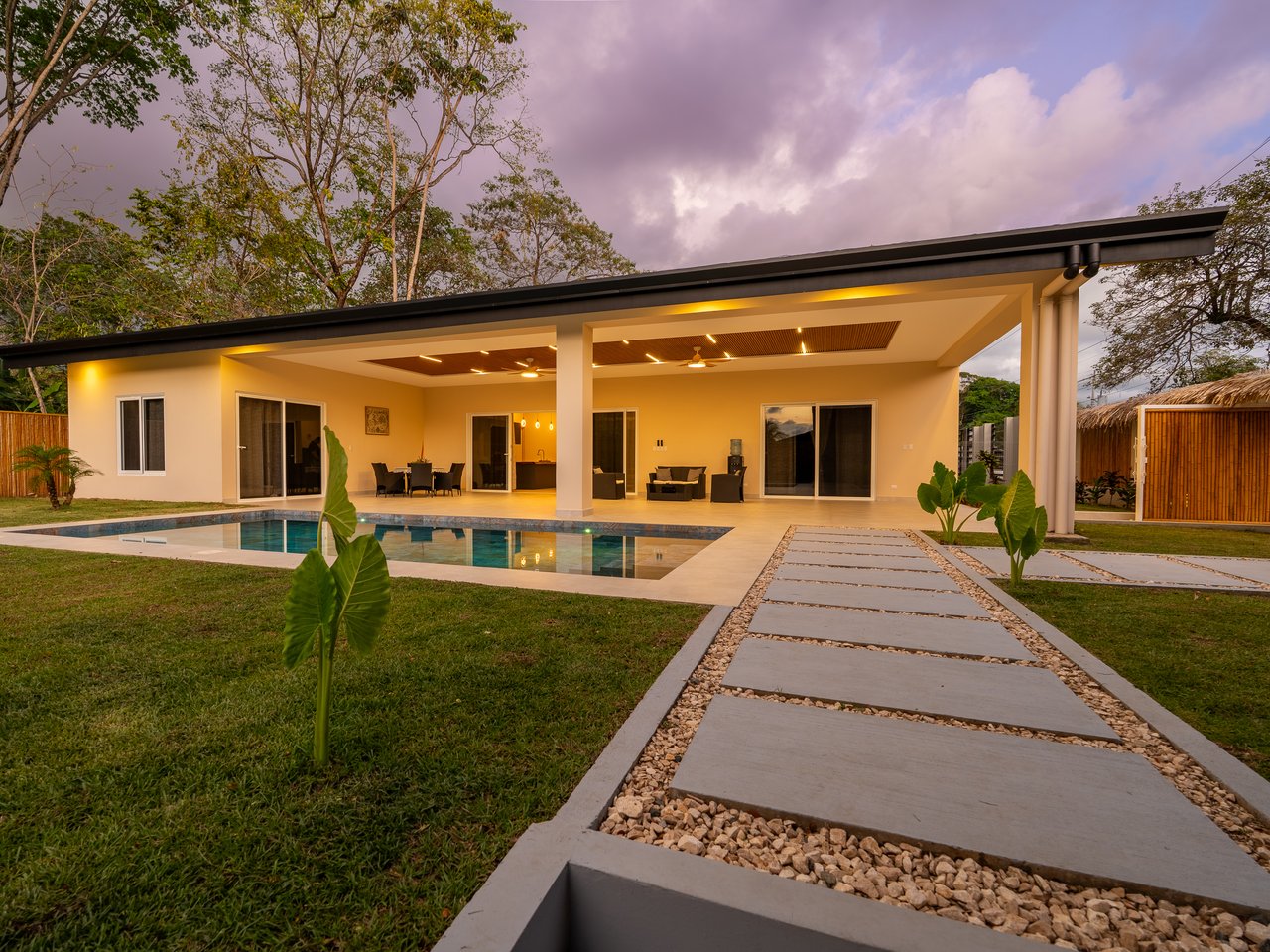 Refined Tropical Home in Uvita, Costa Rica | Walk to Beach & Parque Nacional Marino Ballena