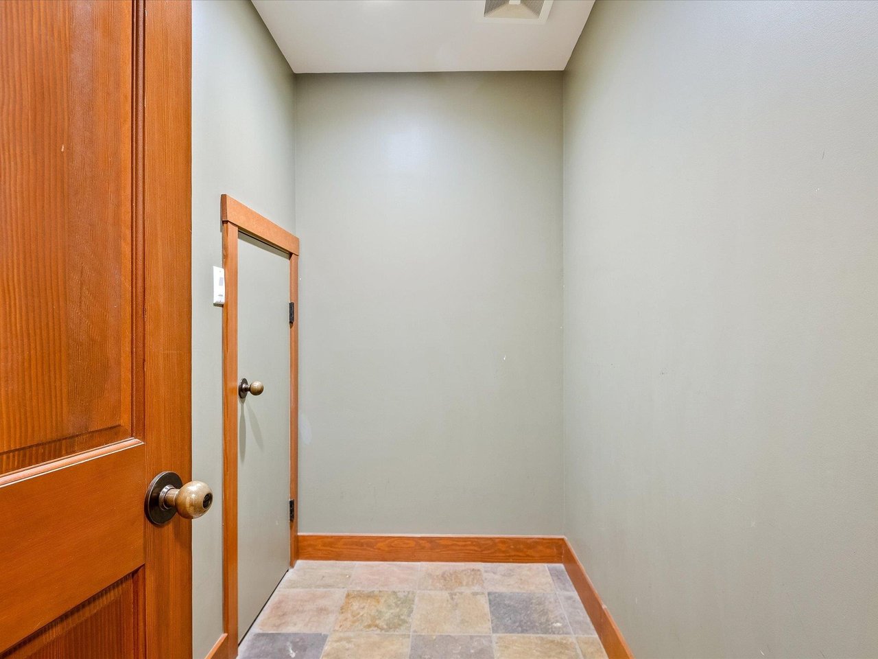 103G2-4653 Blackcomb Wy