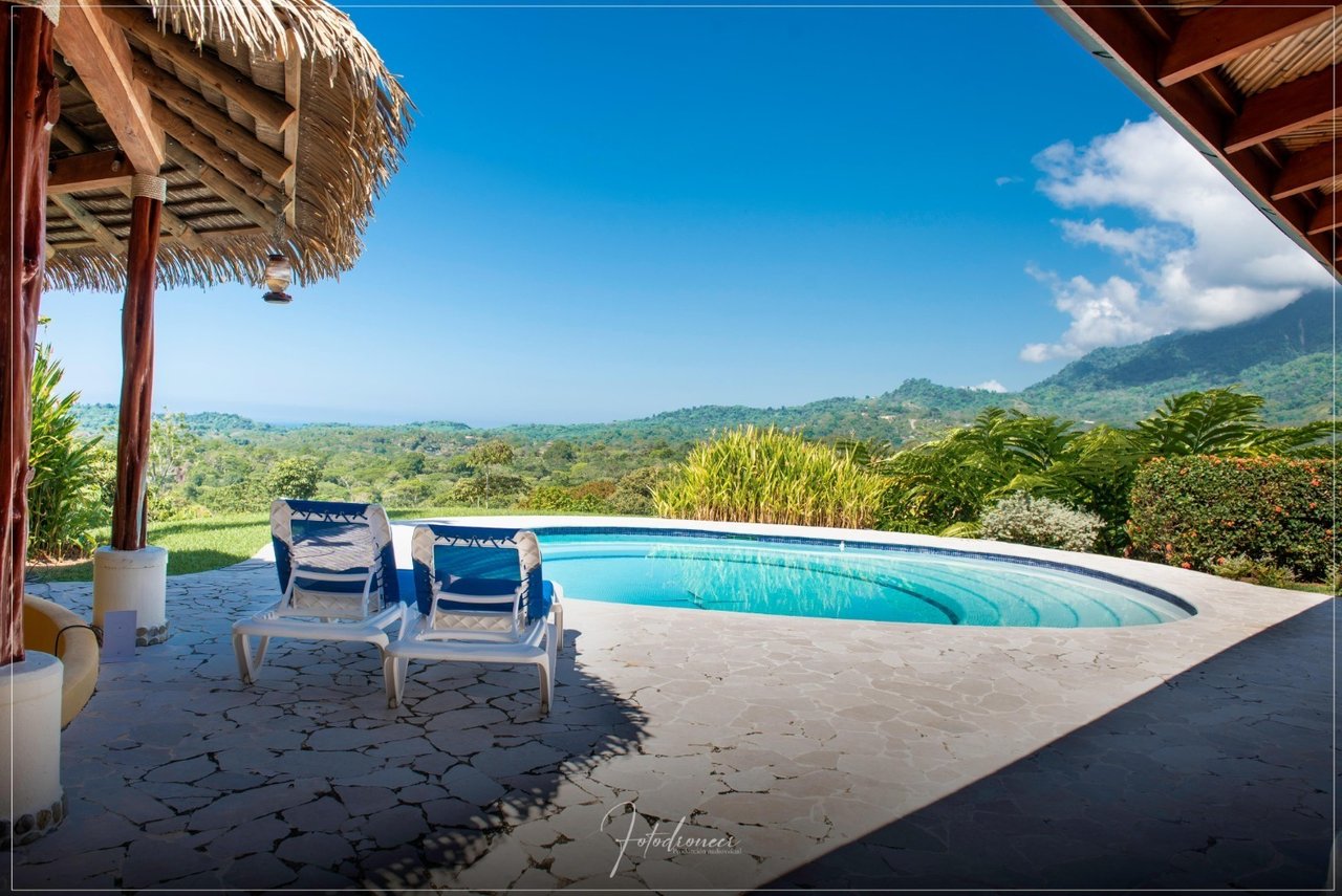 Solar Powered Ocean View Estate, Ojochal, Puntarenas