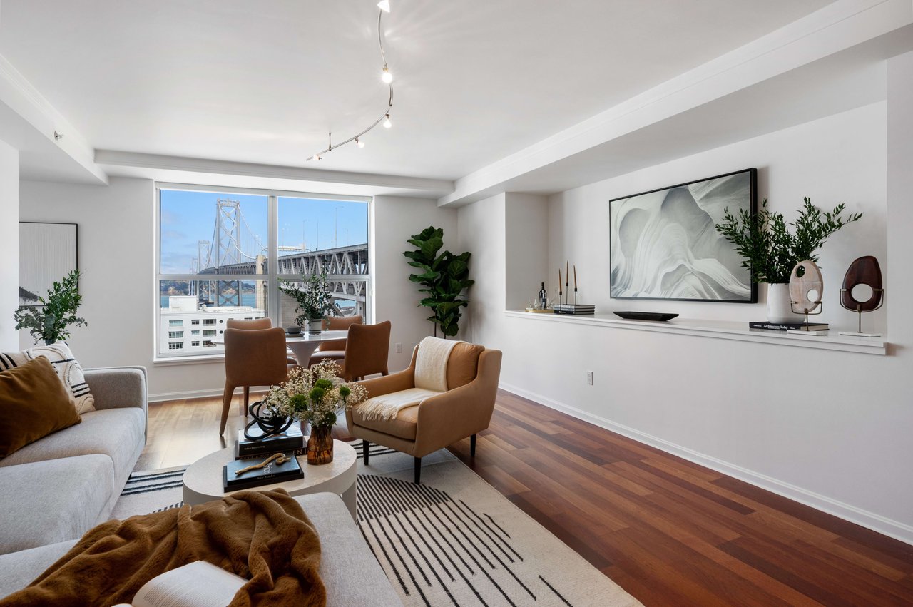 Ideal City Home At Bridgeview