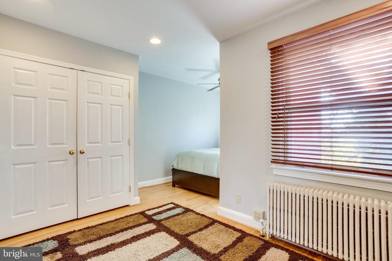 434 Longfellow St NW
