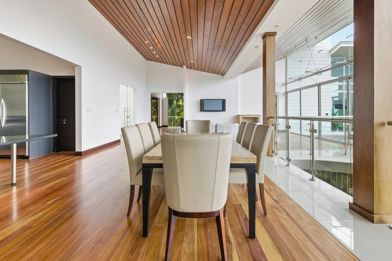 Panoramic Valley Views Retreat, Santa Ana, San Jose