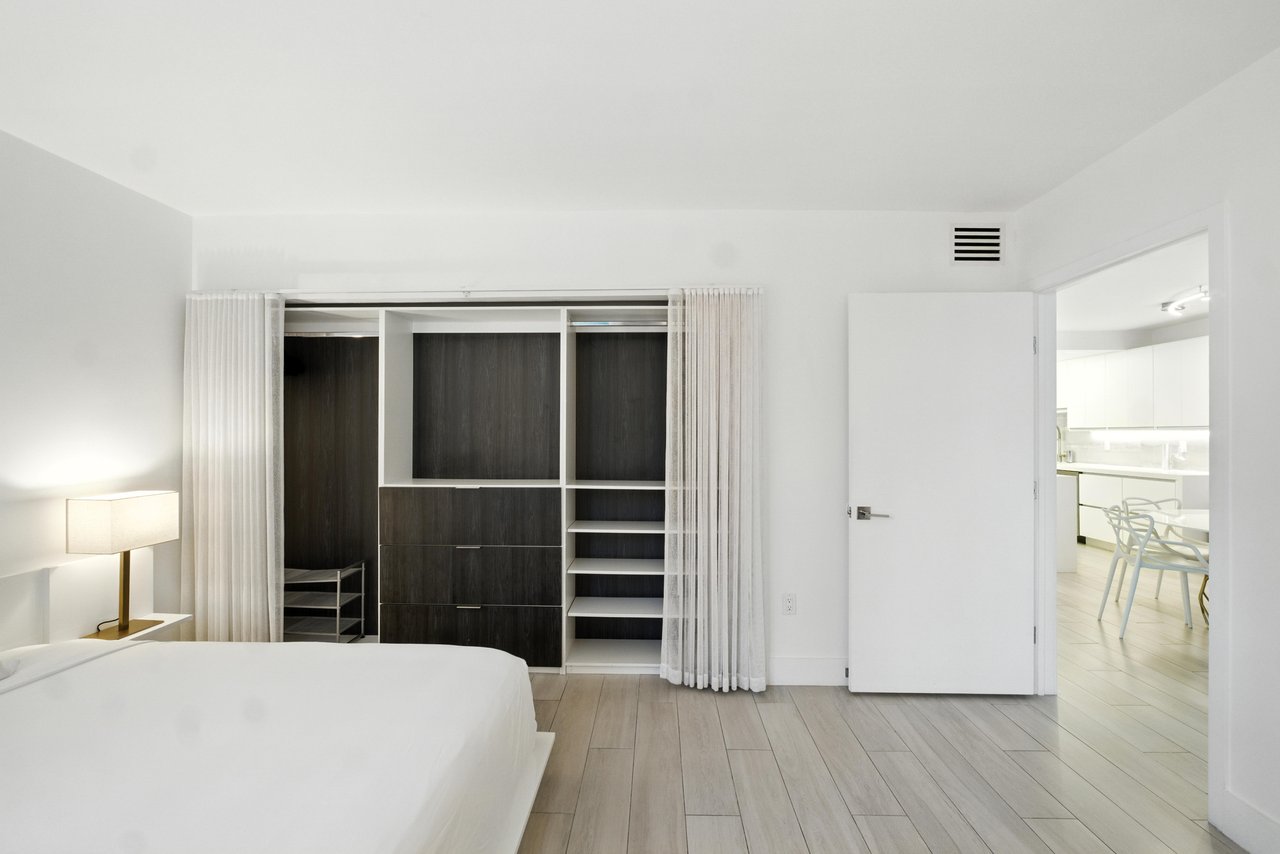 2301 Collins Ave #318  
