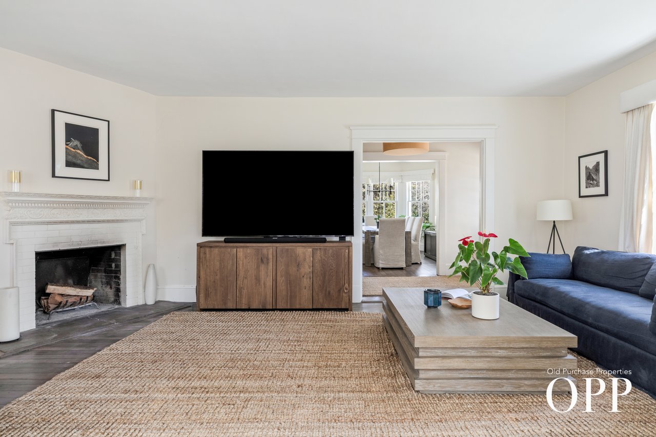 A MOVE-IN READY BELLPORT ORIGINAL