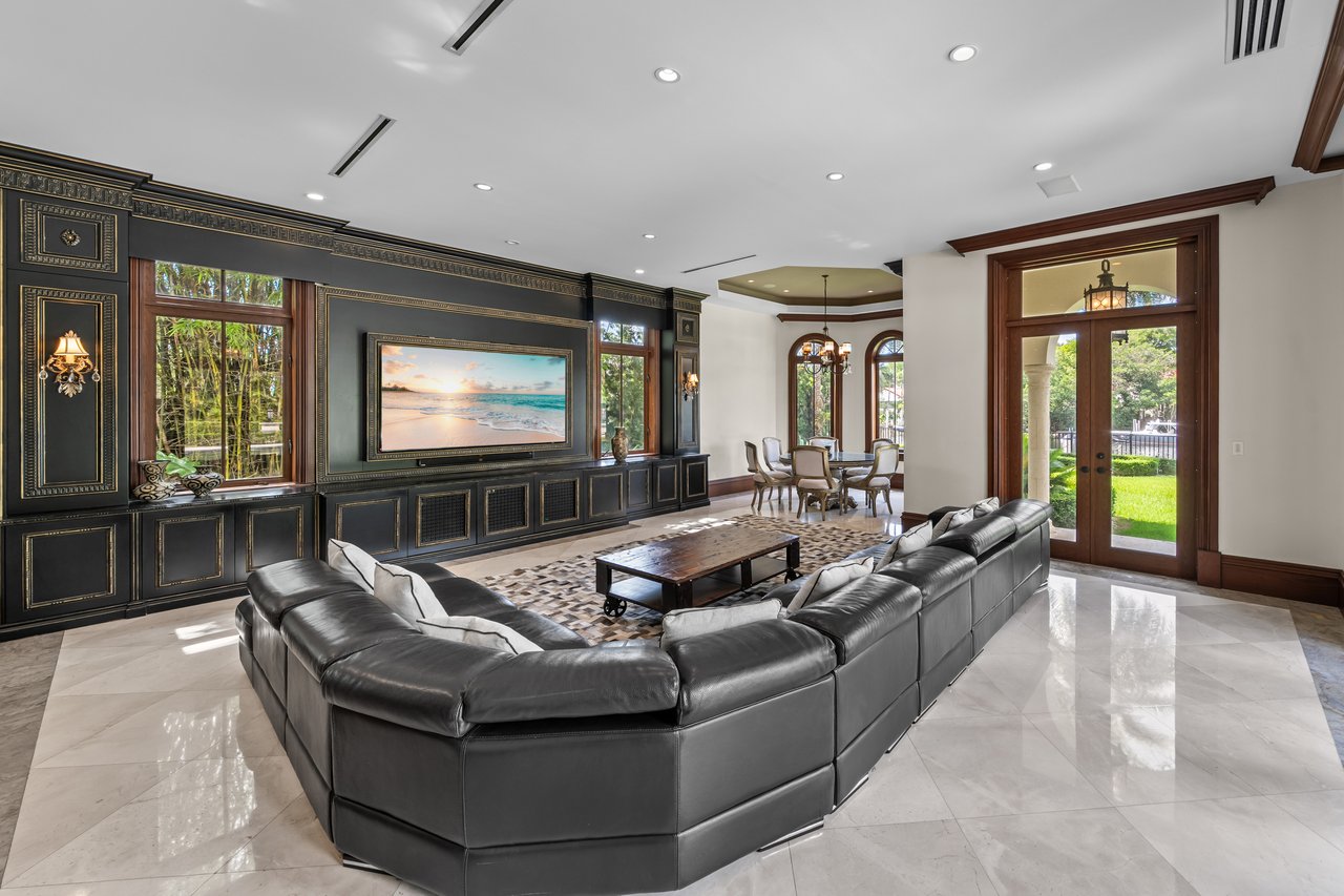 150 Edgewater Drive