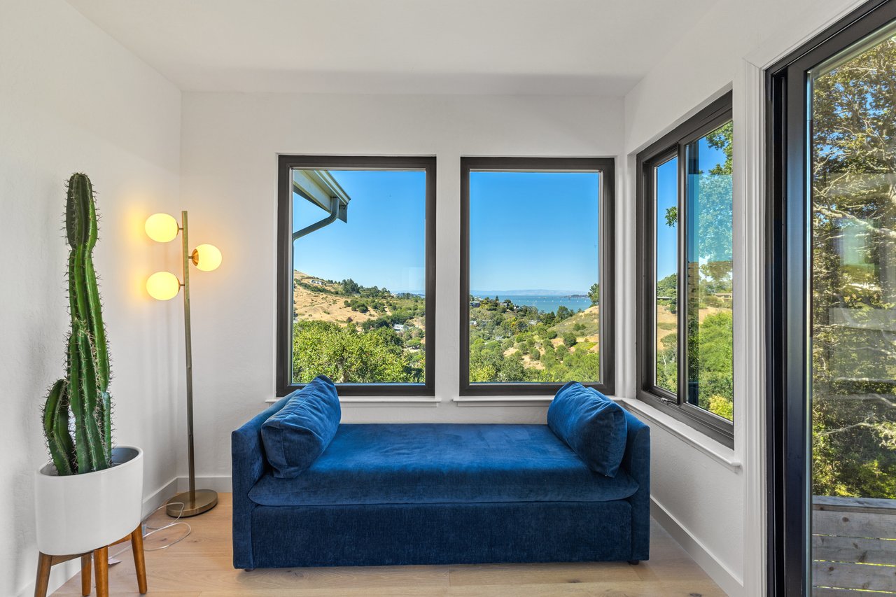Stylish View Home on a Cul-De-Sac