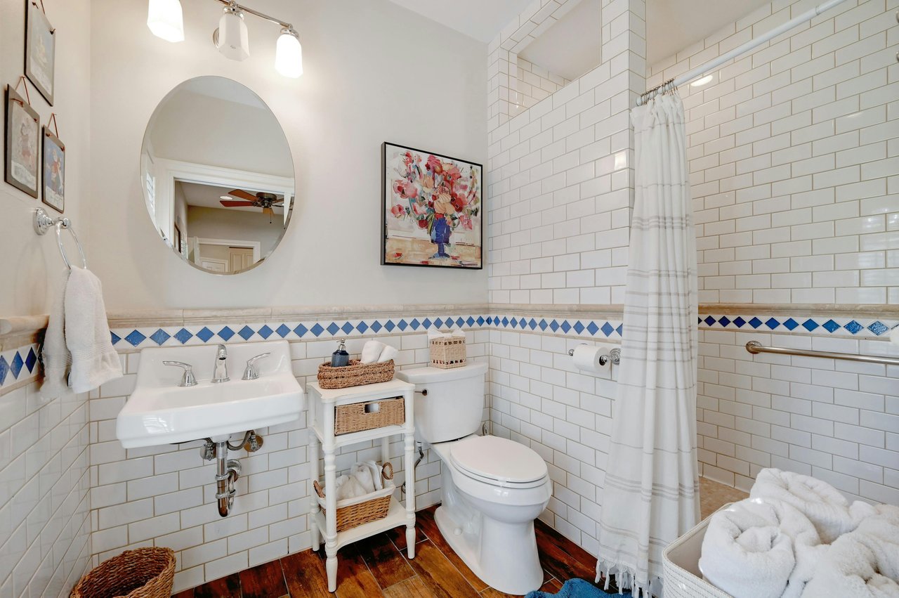908 W 18th Street
