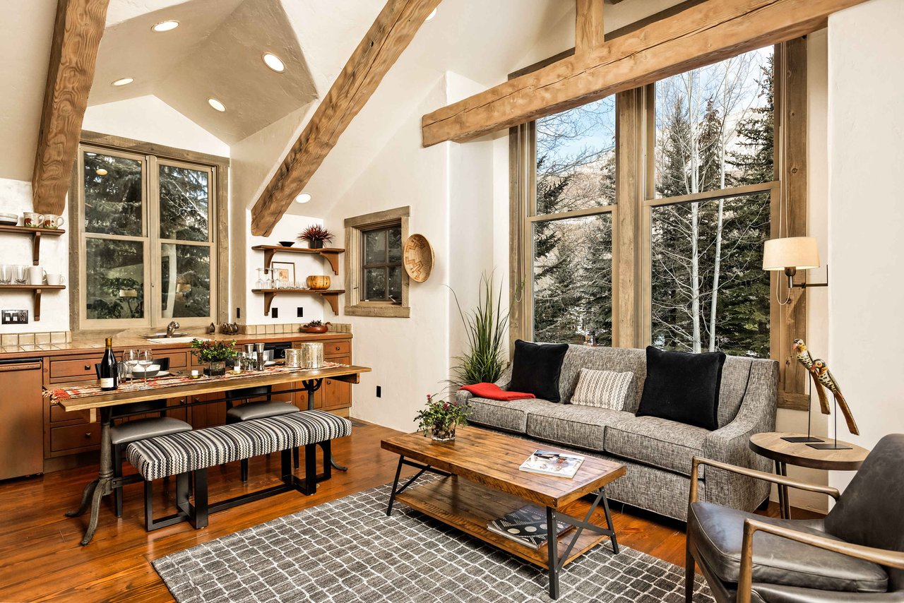 Peaceful One-Bedroom Guest House in Aspen!