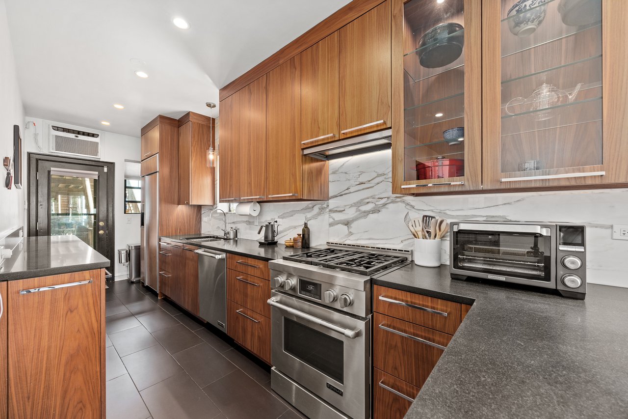 7631 N Eastlake Terrace Unit: 2A-3A