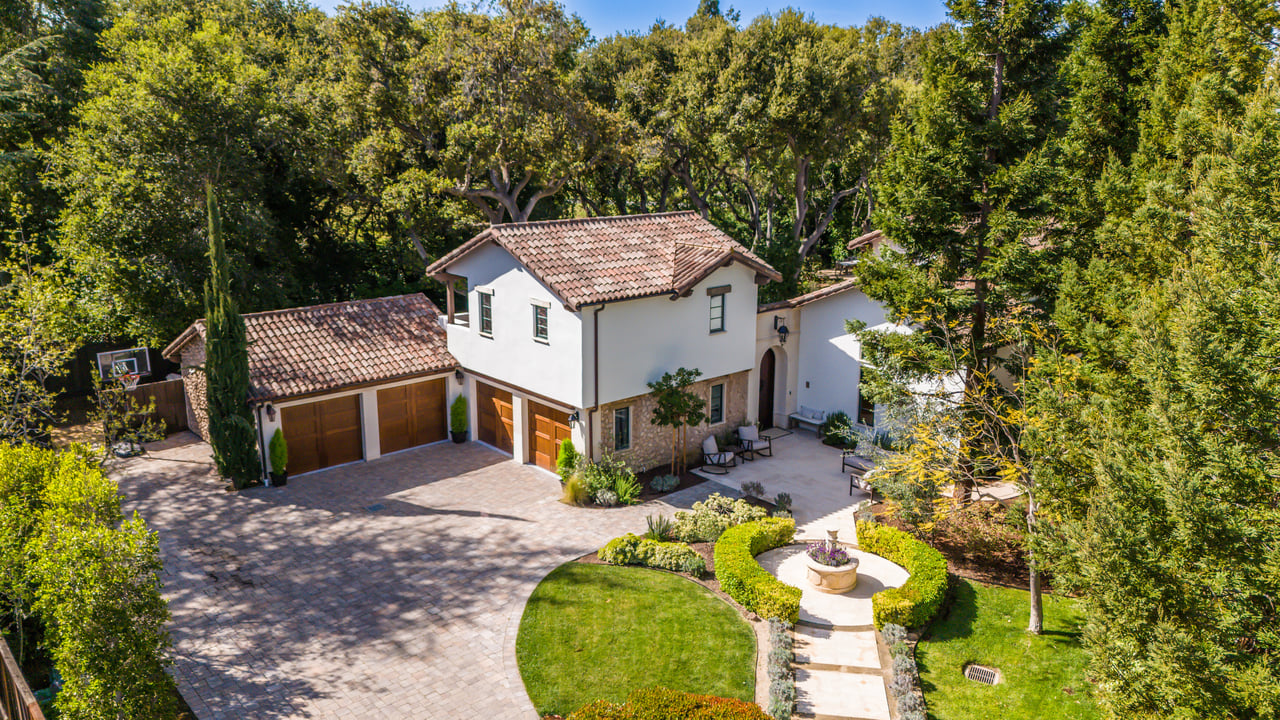 893 Laverne WAY
