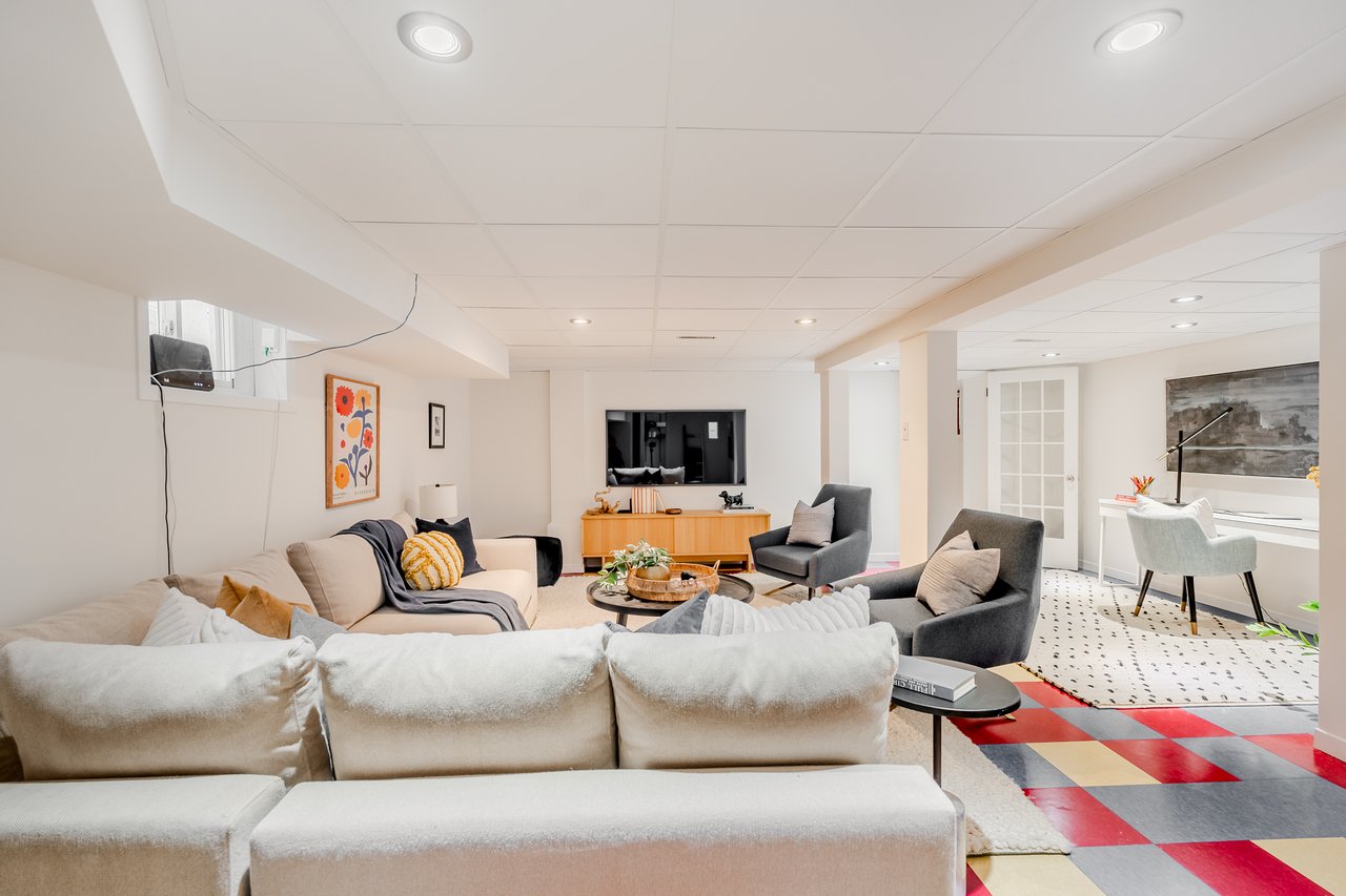 296 Linsmore Cres