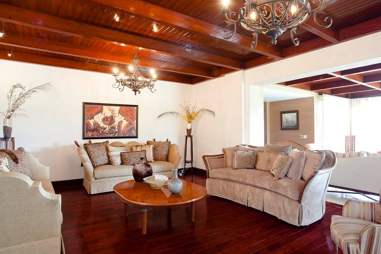 Classic Colonial Garden Estate, Curridabat, San Jose