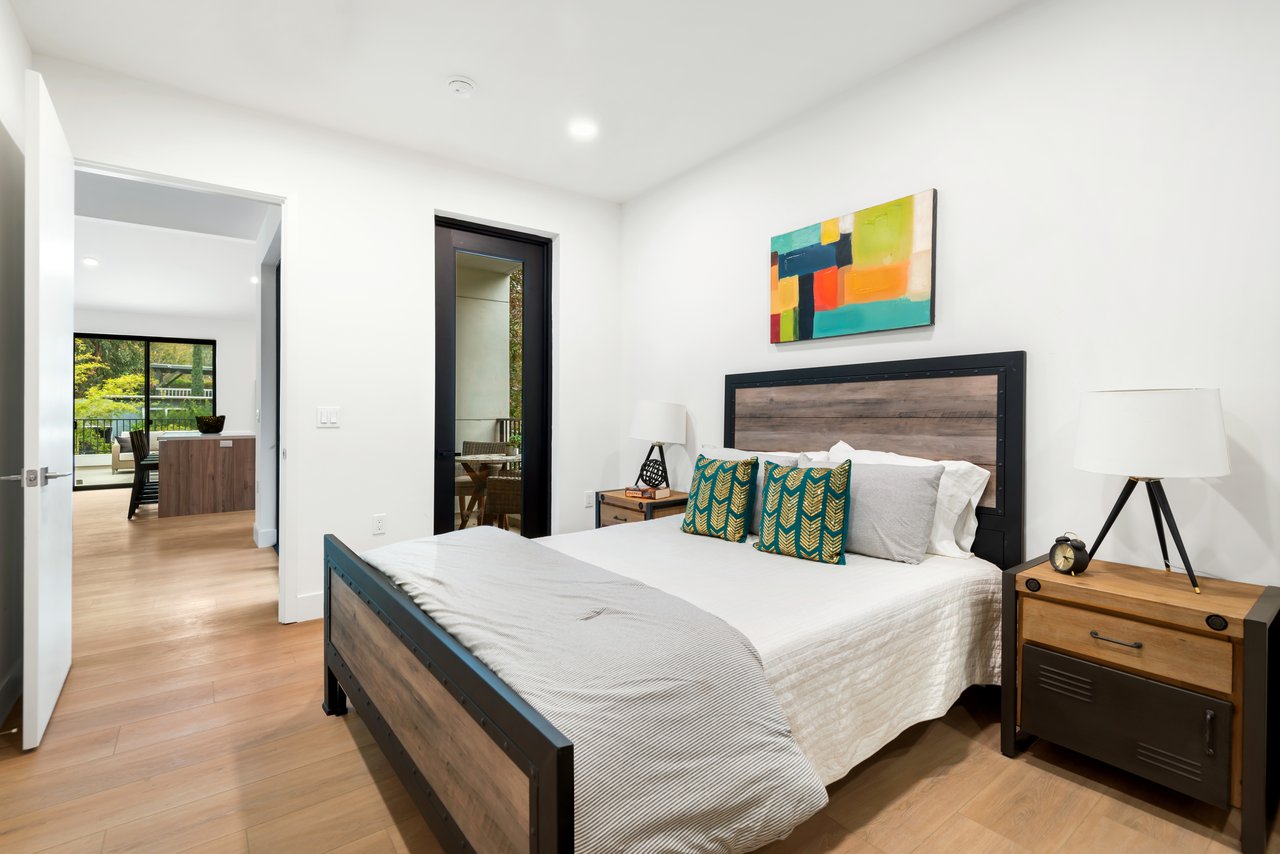 Aurelia Terrace, Regal Pl, 90068