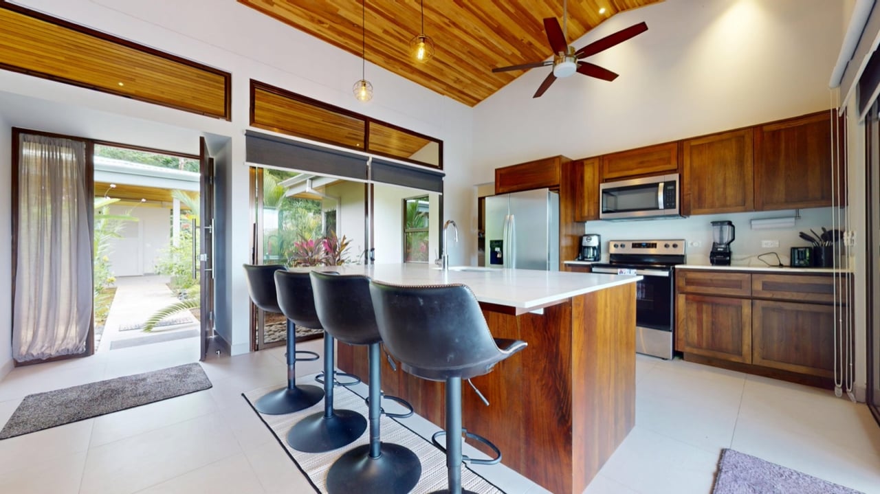 Tropical Turnkey Retreat in Gated Community