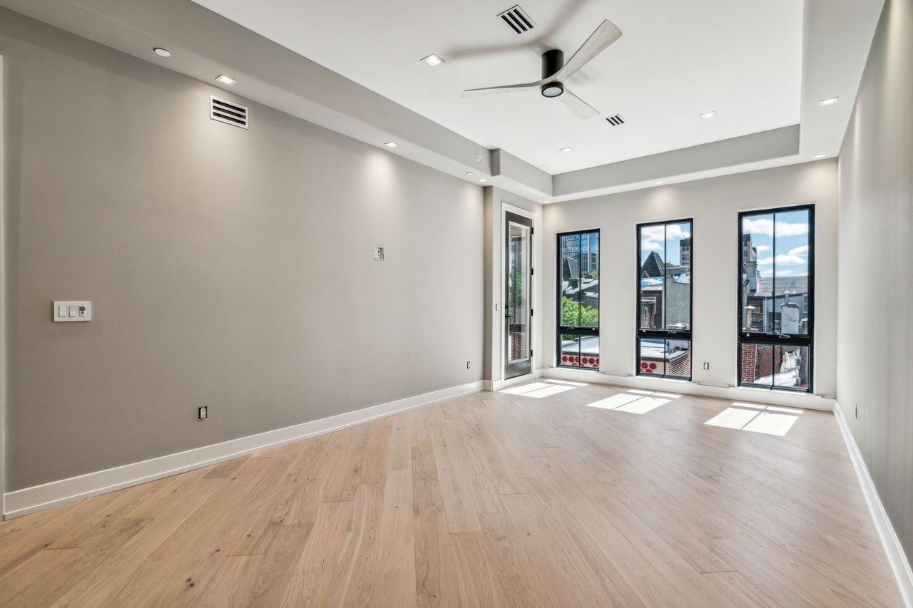 342 S Hicks St, Philadelphia, PA 19102